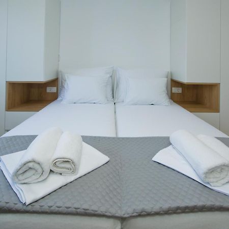 Luka'S Lodge Guesthouse & Hostel ฮวาร์ ภายนอก รูปภาพ