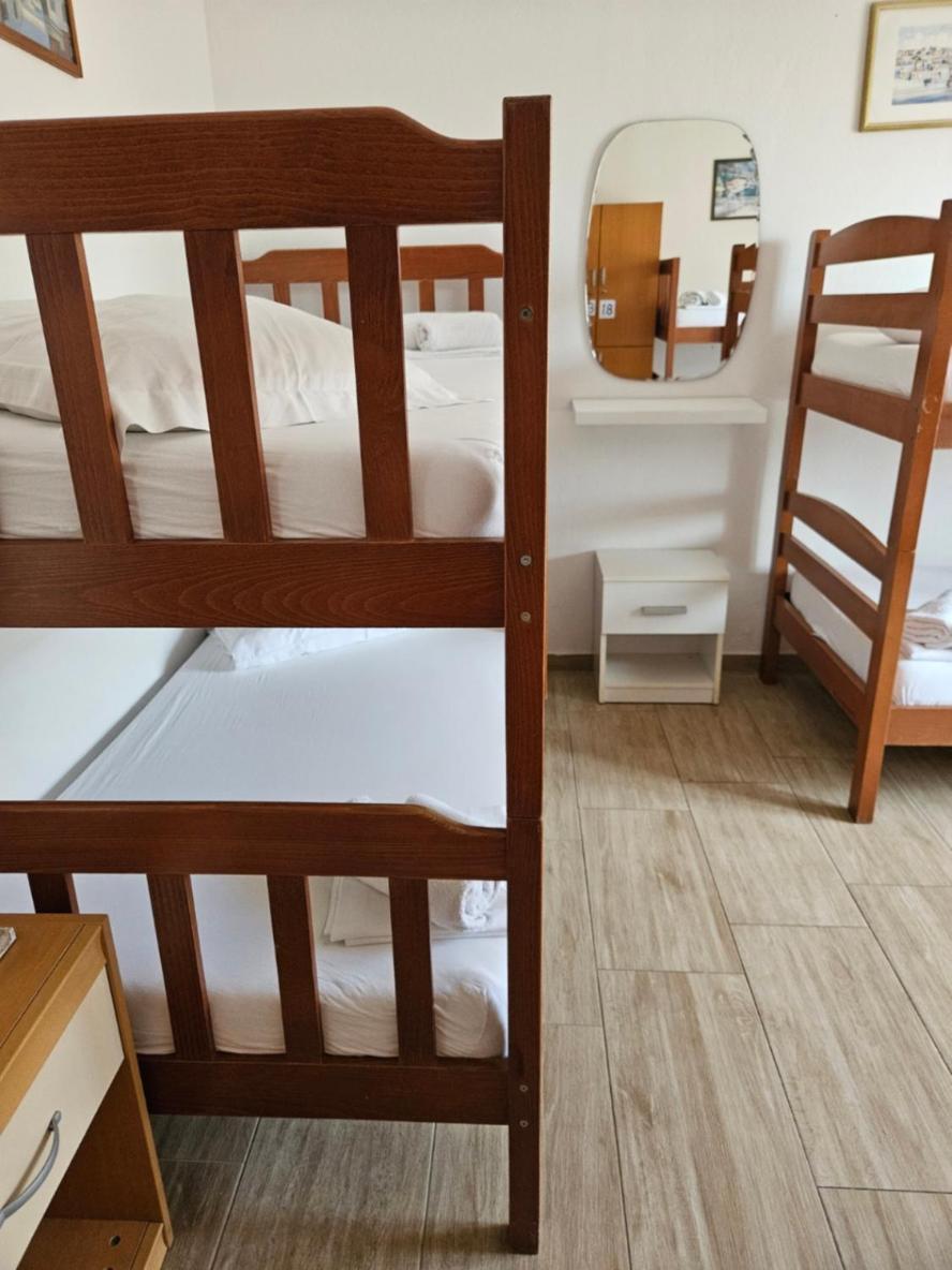 Luka'S Lodge Guesthouse & Hostel ฮวาร์ ภายนอก รูปภาพ